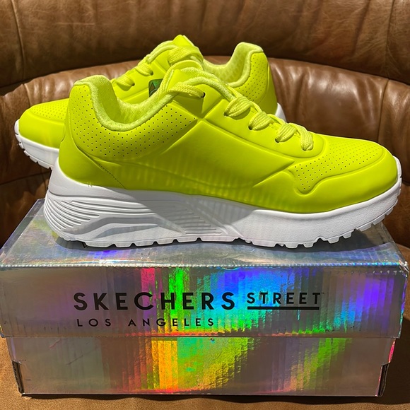 Brand:Skechers Size: 13 Colour: Neon Yellow - Picture 1 of 3